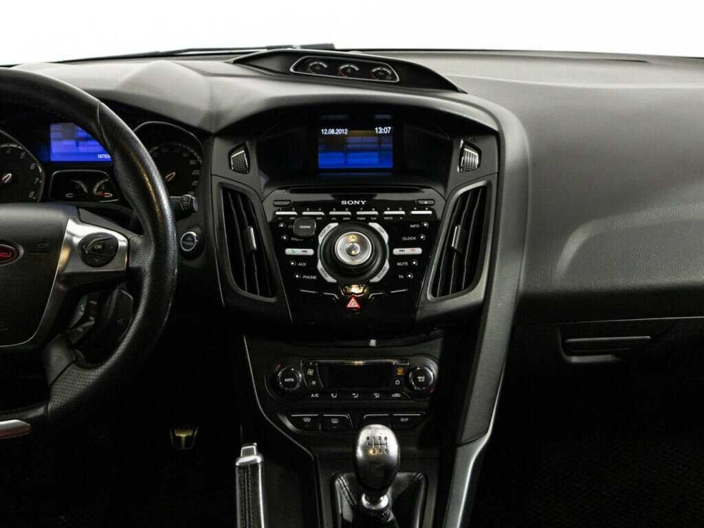 Ford Focus ST с пробегом — 2012 год. Фото: #13