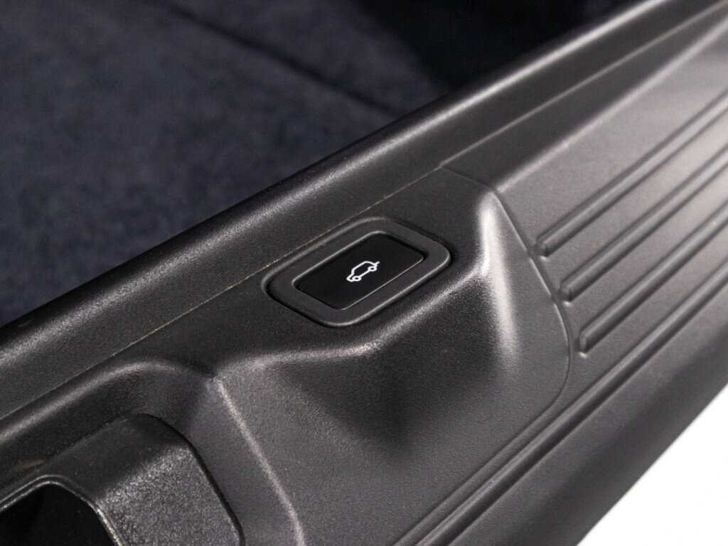 Land Rover Range Rover с пробегом — 2019 год. Фото: #16