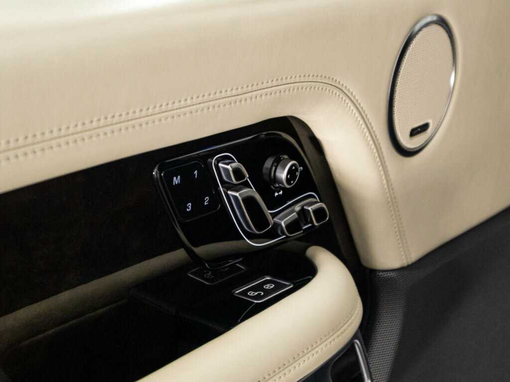 Land Rover Range Rover с пробегом — 2019 год. Фото: #19