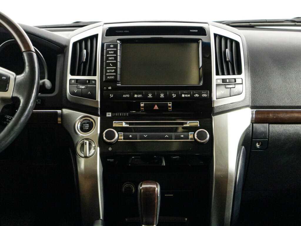 Toyota Land Cruiser с пробегом — 2014 год. Фото: #13