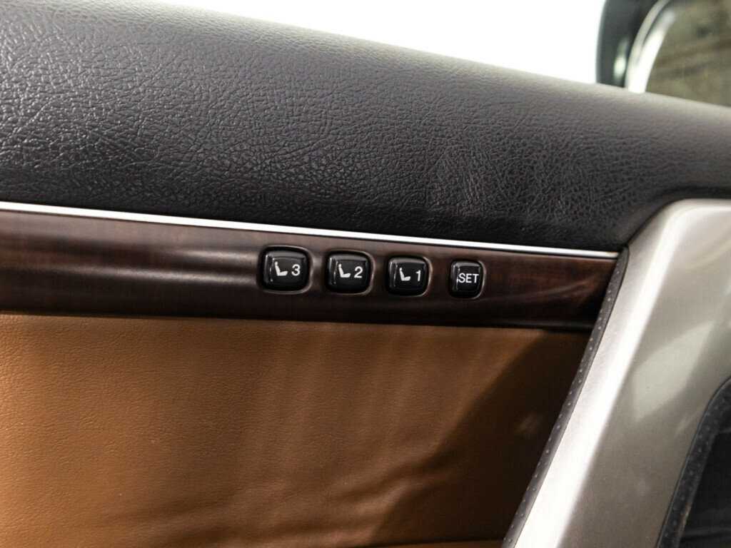 Toyota Land Cruiser с пробегом — 2014 год. Фото: #16