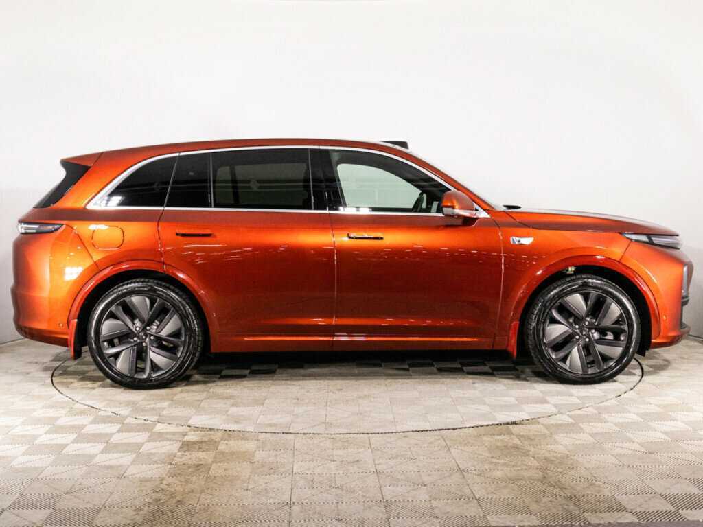 LiXiang L7 с пробегом — 2023 год. Фото: #3