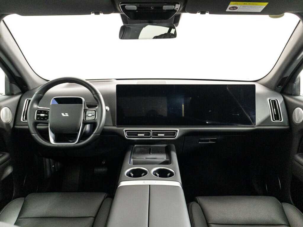 LiXiang L7 с пробегом — 2023 год. Фото: #11