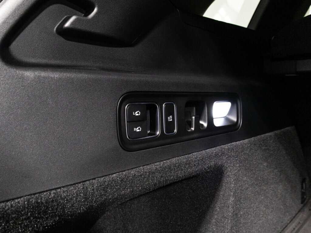 LiXiang L7 с пробегом — 2023 год. Фото: #13