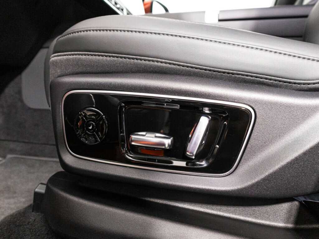 LiXiang L7 с пробегом — 2023 год. Фото: #18