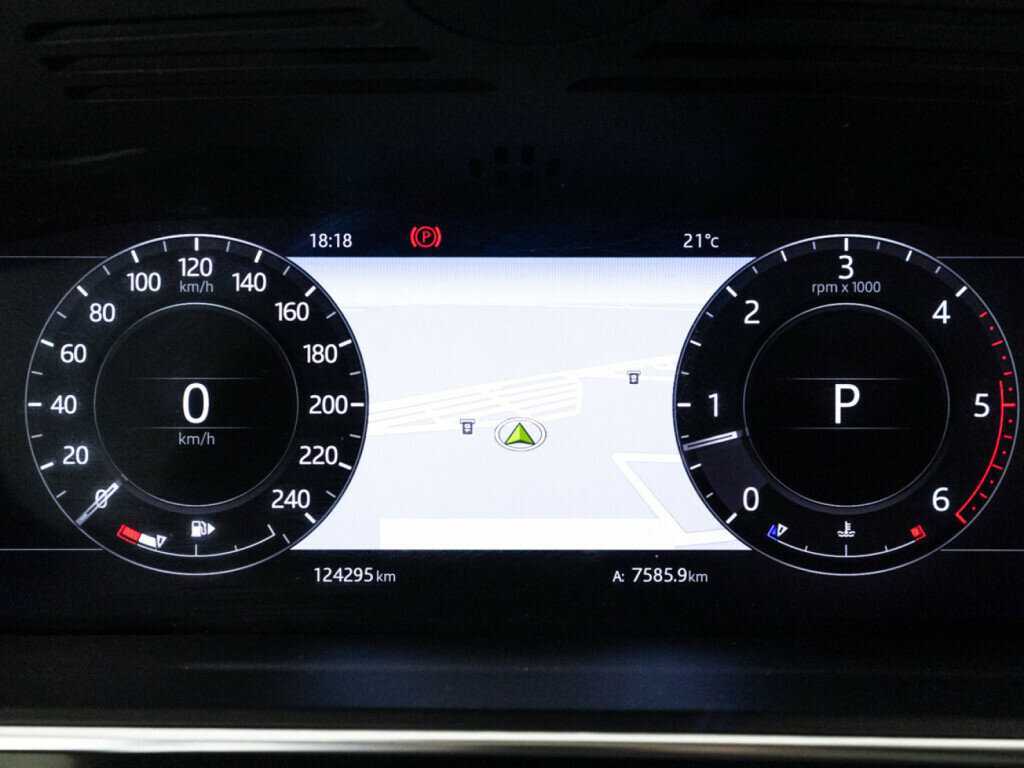 Land Rover Range Rover с пробегом — 2018 год. Фото: #11