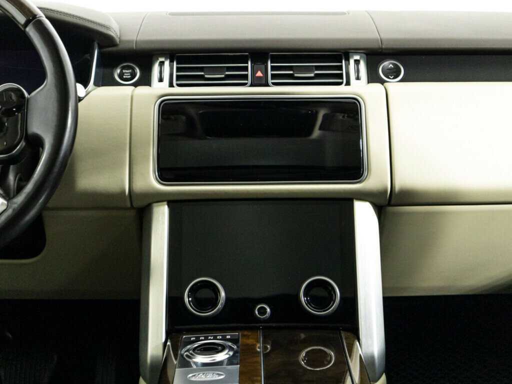 Land Rover Range Rover с пробегом — 2018 год. Фото: #13