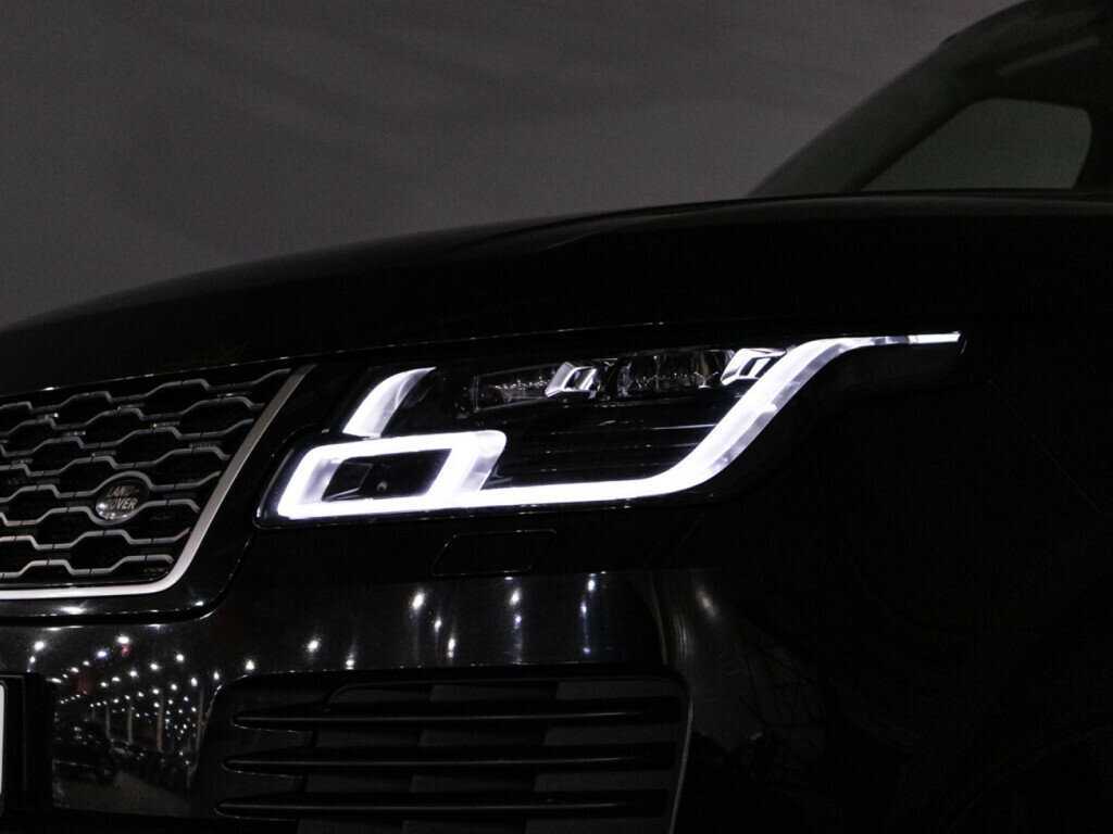 Land Rover Range Rover с пробегом — 2018 год. Фото: #25