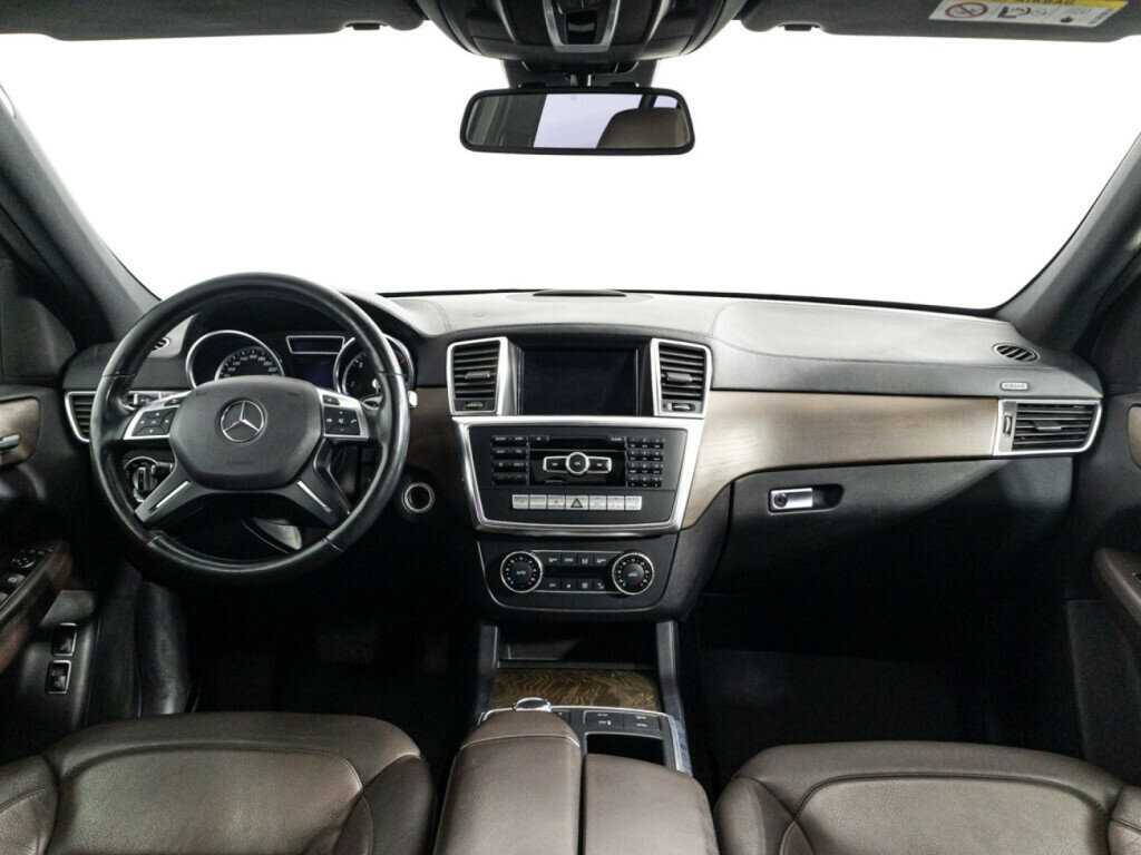 Mercedes-Benz GL-Класс с пробегом — 2015 год. Фото: #12