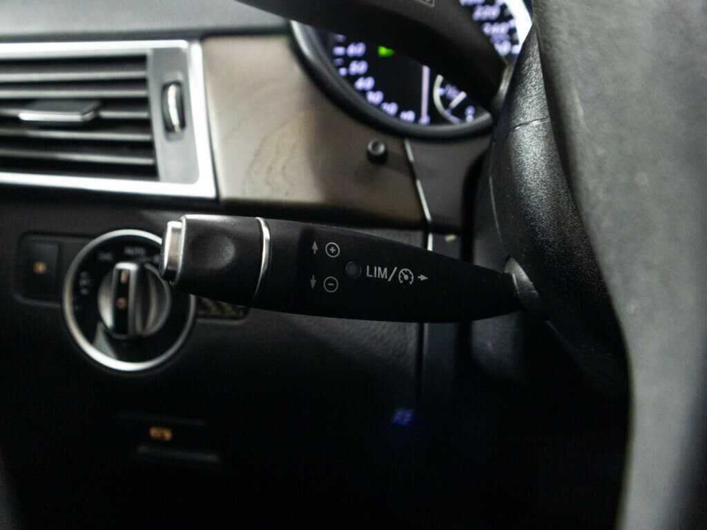 Mercedes-Benz GL-Класс с пробегом — 2015 год. Фото: #23