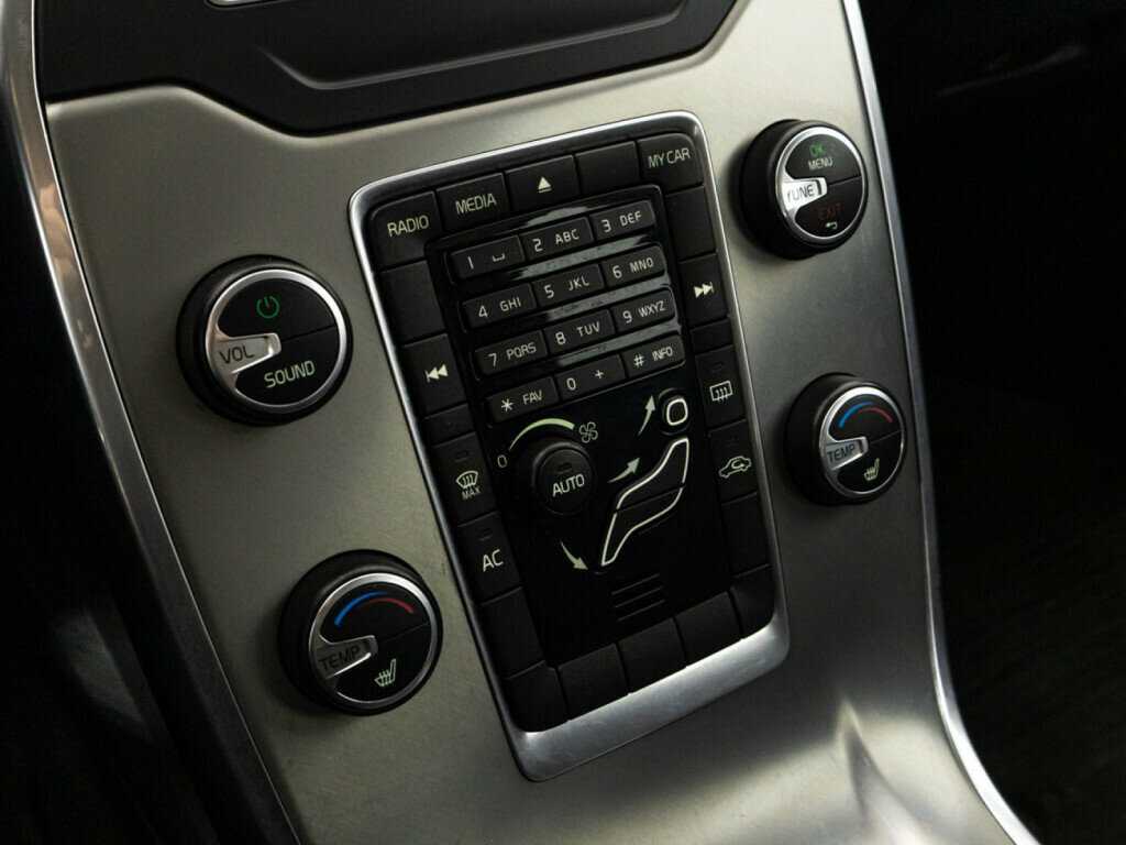 Volvo XC70 с пробегом — 2011 год. Фото: #14