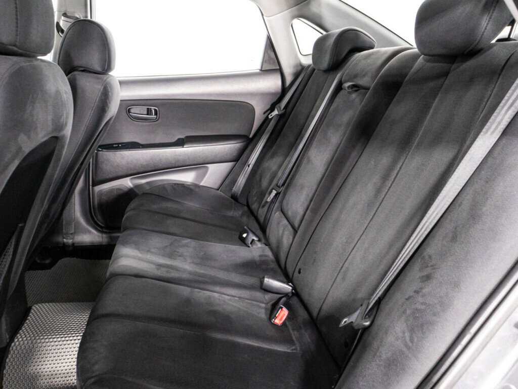 Hyundai Elantra с пробегом — 2008 год. Фото: #9