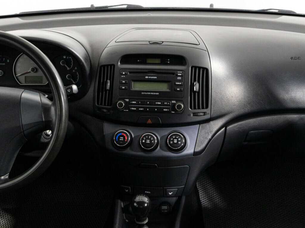 Hyundai Elantra с пробегом — 2008 год. Фото: #13