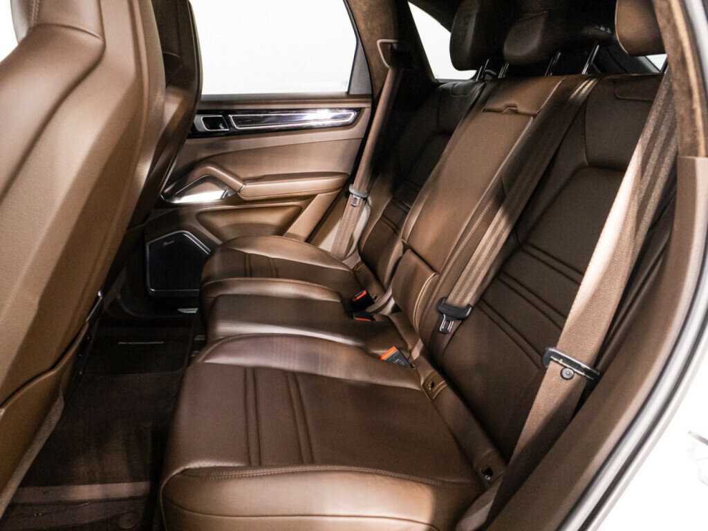 Porsche Cayenne с пробегом — 2018 год. Фото: #8