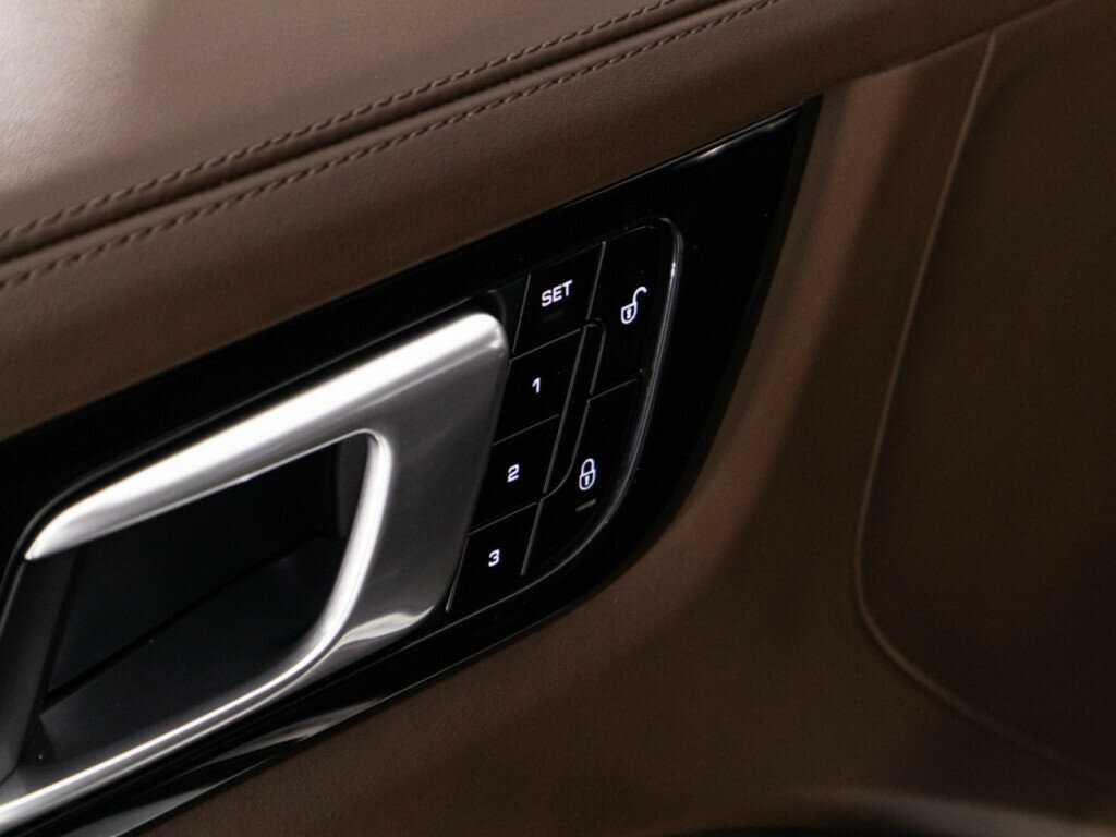 Porsche Cayenne с пробегом — 2018 год. Фото: #17