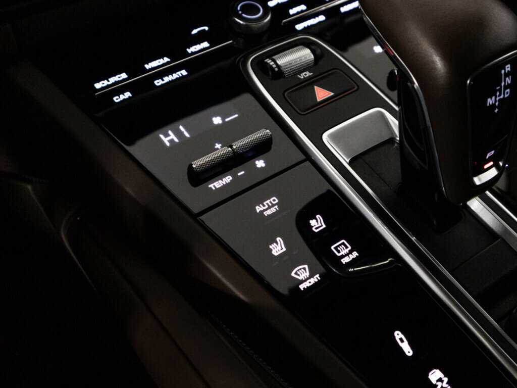 Porsche Cayenne с пробегом — 2018 год. Фото: #23