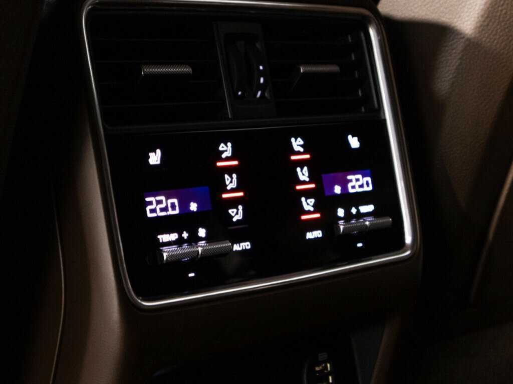 Porsche Cayenne с пробегом — 2018 год. Фото: #26