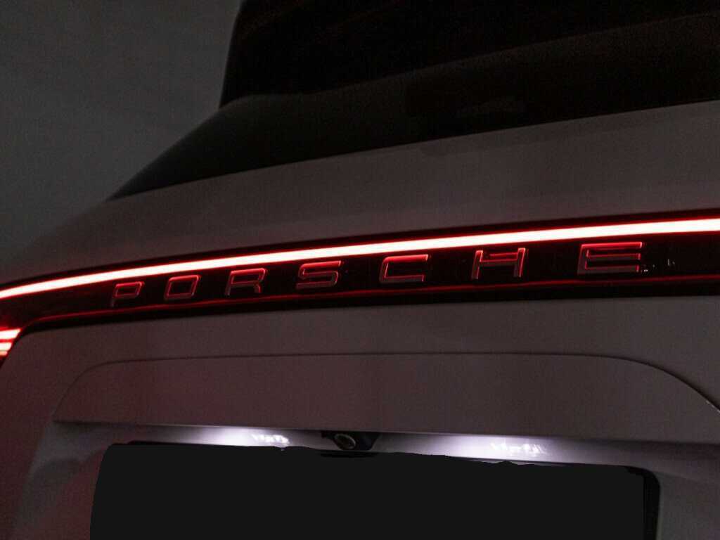 Porsche Cayenne с пробегом — 2018 год. Фото: #30