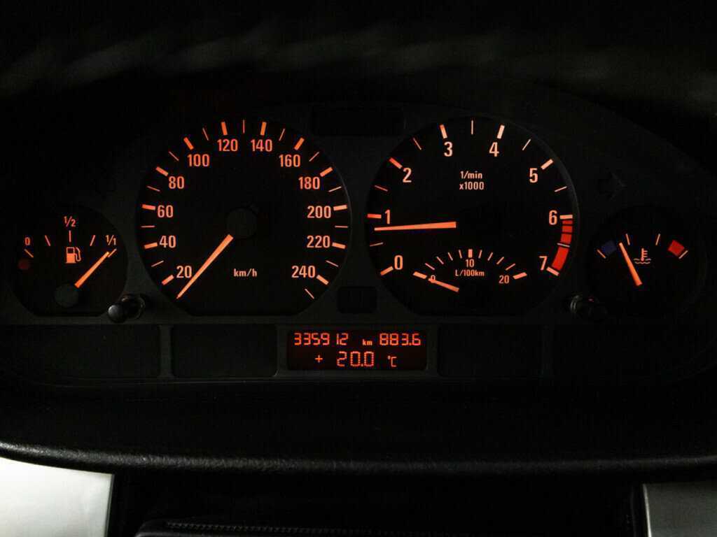 BMW 3 серии с пробегом — 2002 год. Фото: #11