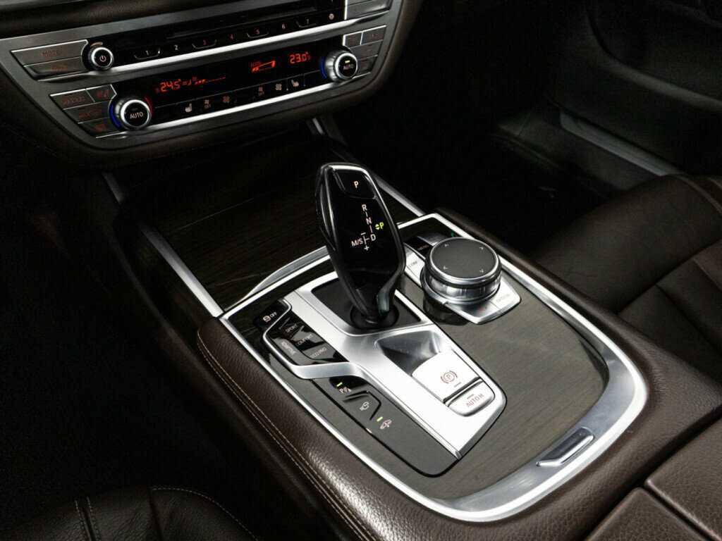 BMW 7 серии с пробегом — 2016 год. Фото: #21