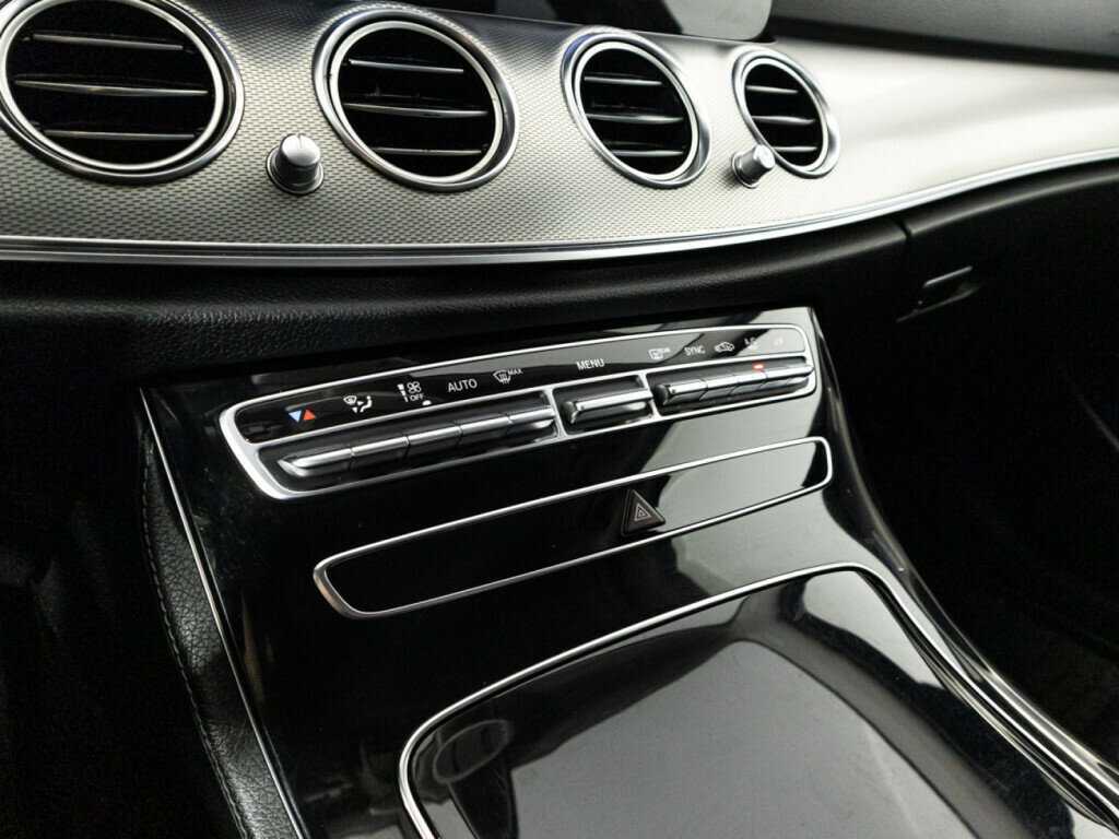 Mercedes-Benz E-Класс с пробегом — 2019 год. Фото: #16