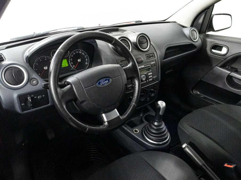 Ford Fiesta с пробегом — 2006 год. Фото: #10