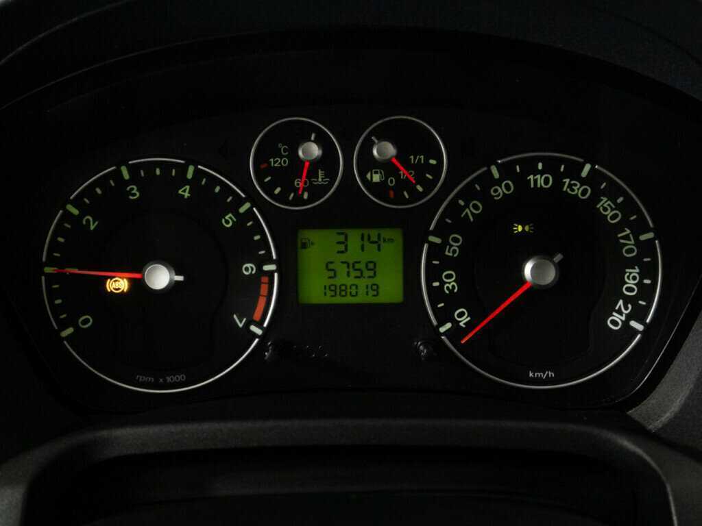 Ford Fiesta с пробегом — 2006 год. Фото: #11