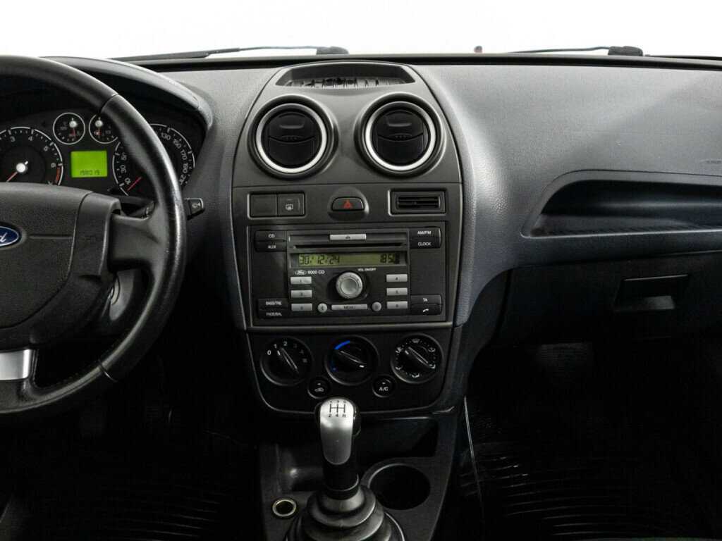 Ford Fiesta с пробегом — 2006 год. Фото: #13