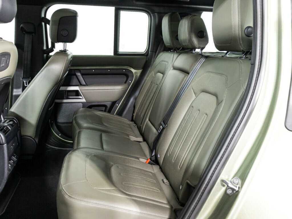 Land Rover Defender с пробегом — 2021 год. Фото: #9