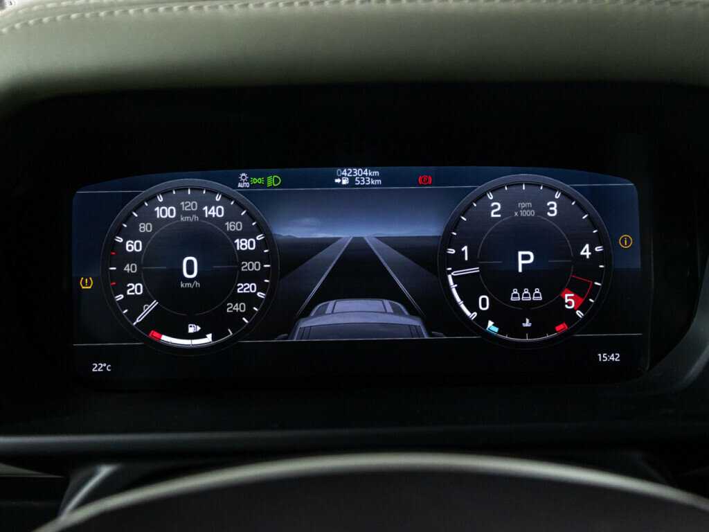 Land Rover Defender с пробегом — 2021 год. Фото: #11