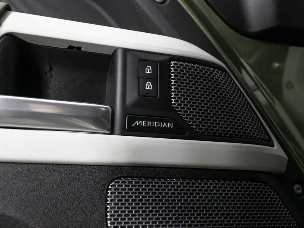 Land Rover Defender с пробегом — 2021 год. Фото: #18