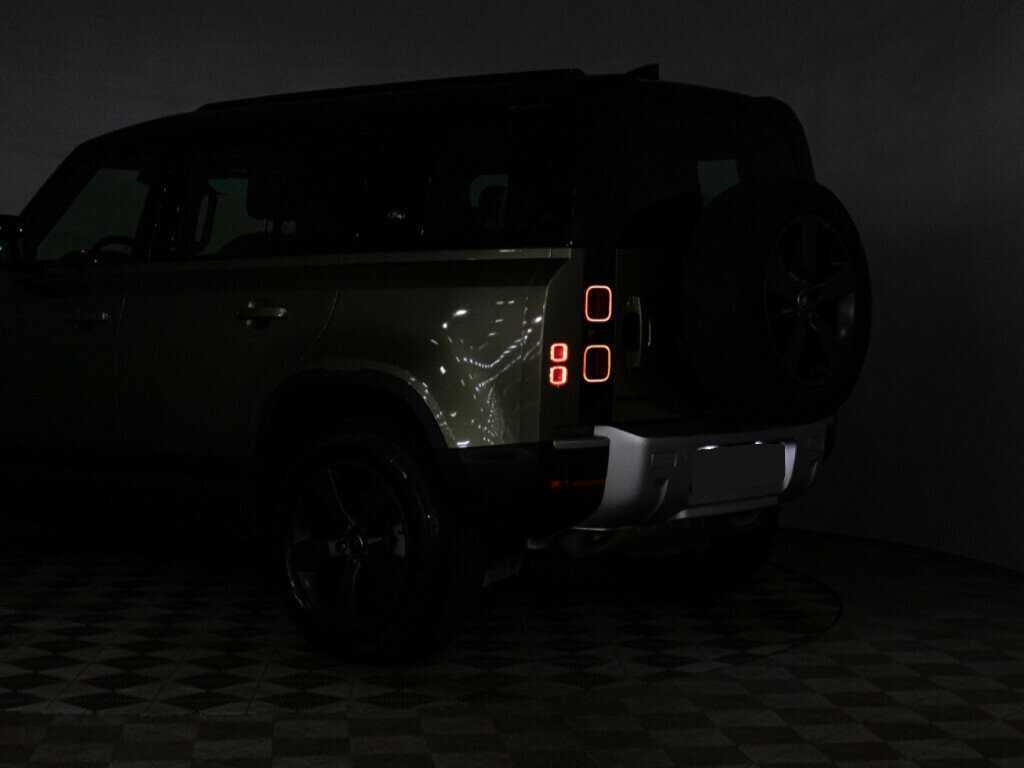 Land Rover Defender с пробегом — 2021 год. Фото: #28