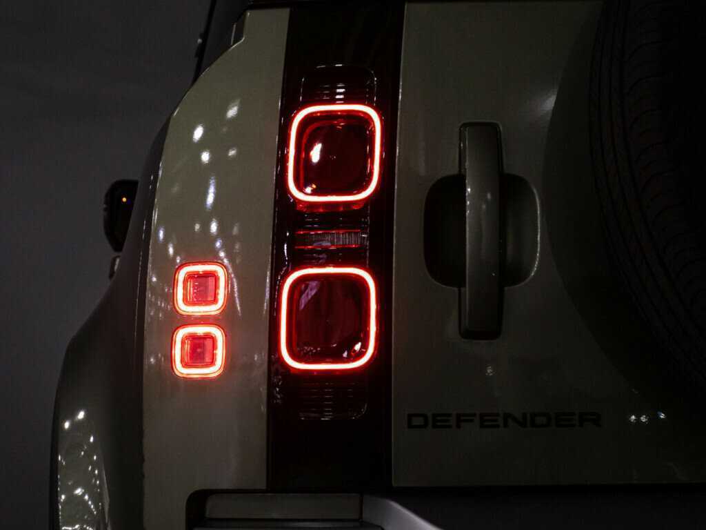 Land Rover Defender с пробегом — 2021 год. Фото: #29