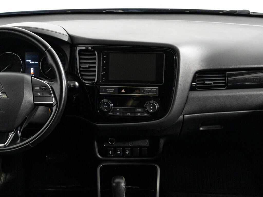 Mitsubishi Outlander с пробегом — 2019 год. Фото: #13