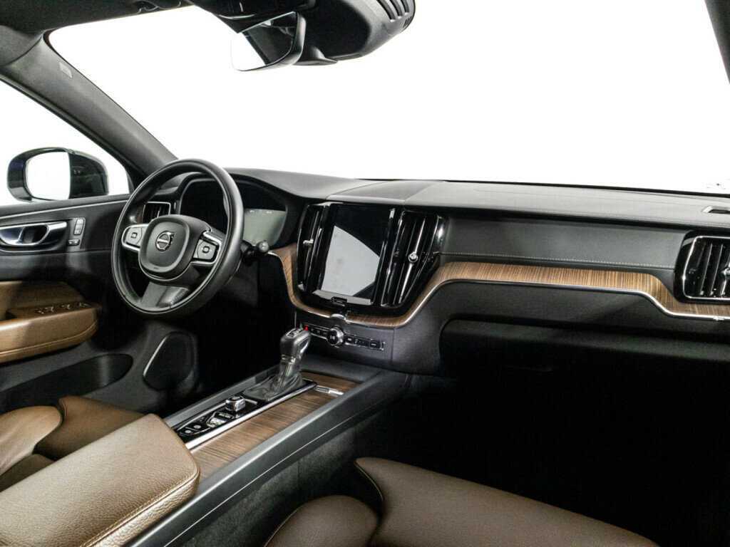 Volvo XC60 с пробегом — 2021 год. Фото: #8