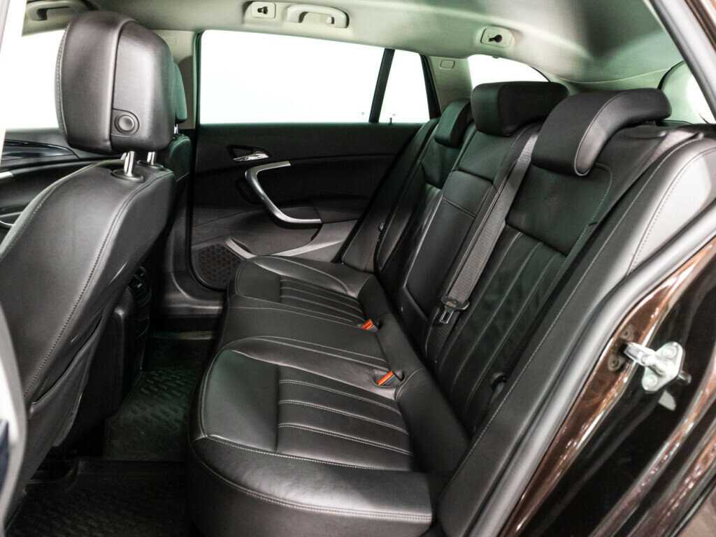 Opel Insignia с пробегом — 2014 год. Фото: #9