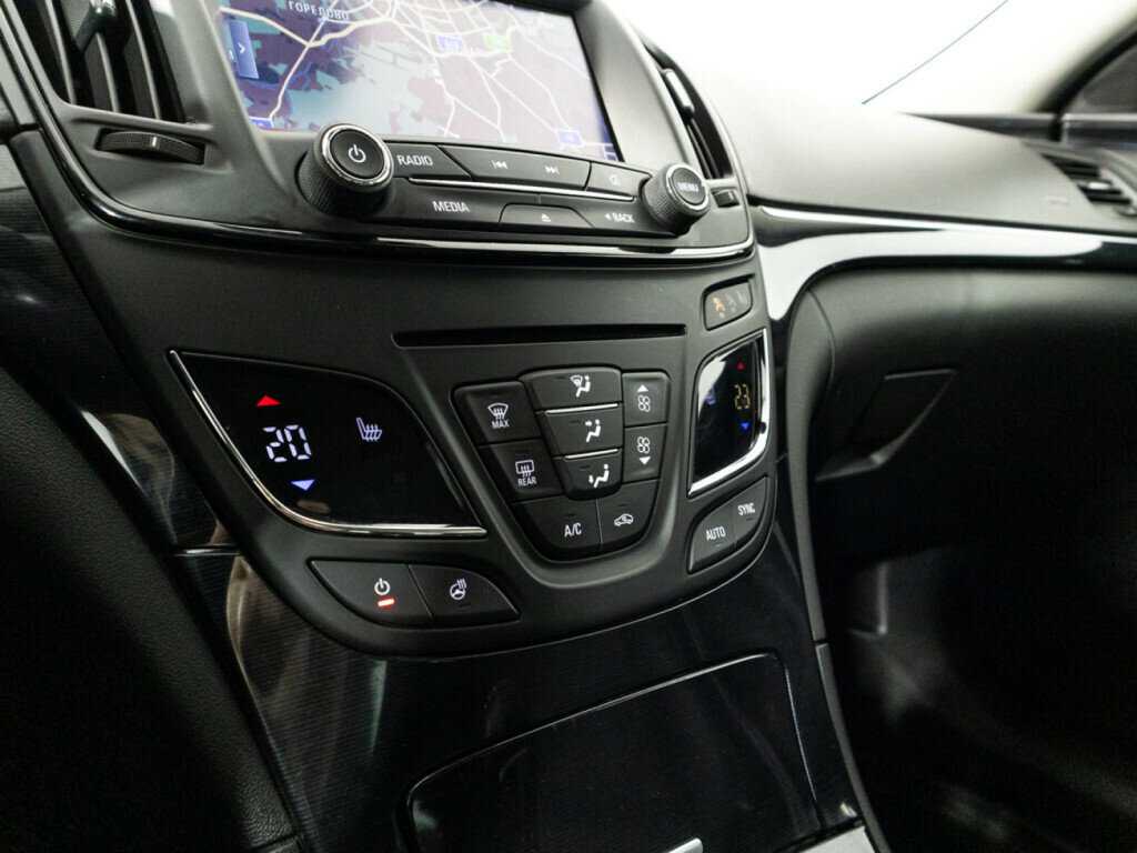 Opel Insignia с пробегом — 2014 год. Фото: #17