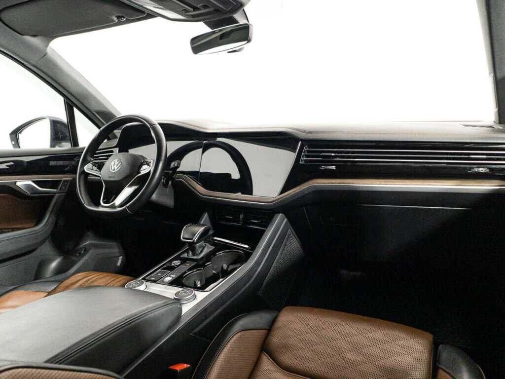 Volkswagen Touareg с пробегом — 2022 год. Фото: #8