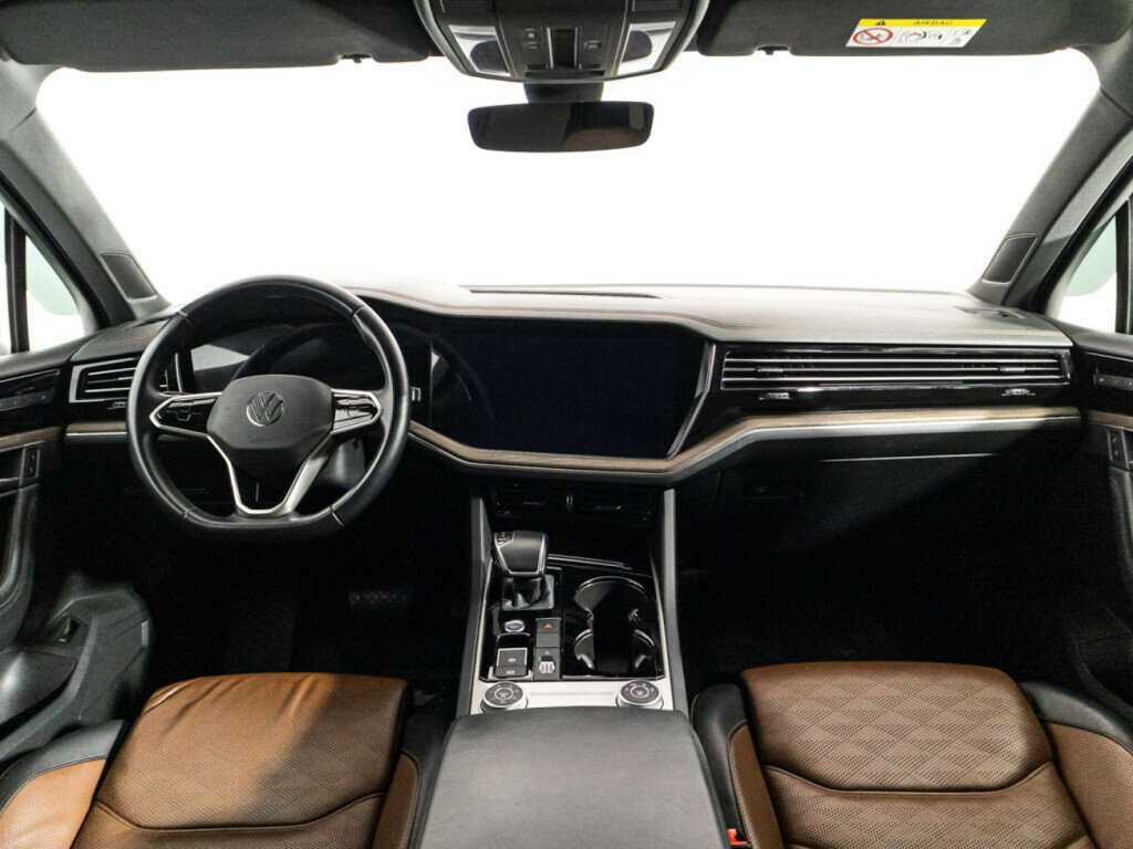 Volkswagen Touareg с пробегом — 2022 год. Фото: #12