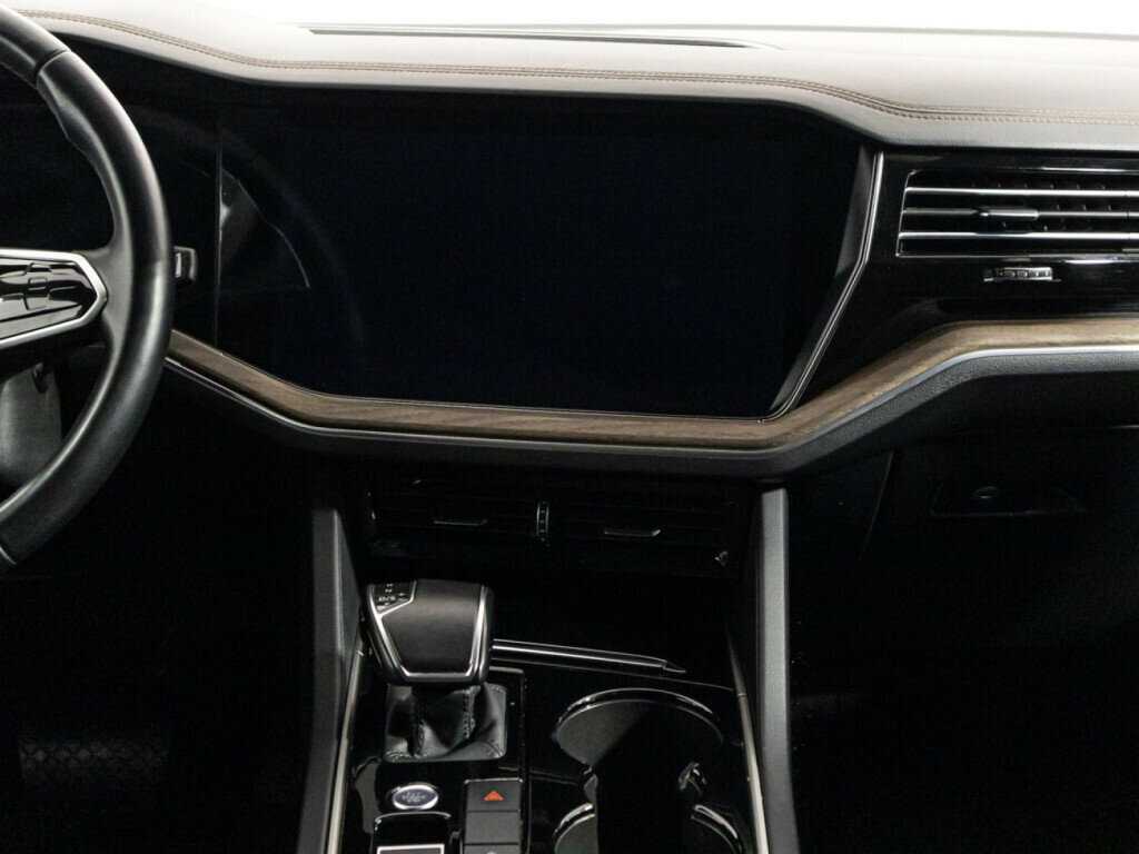 Volkswagen Touareg с пробегом — 2022 год. Фото: #13