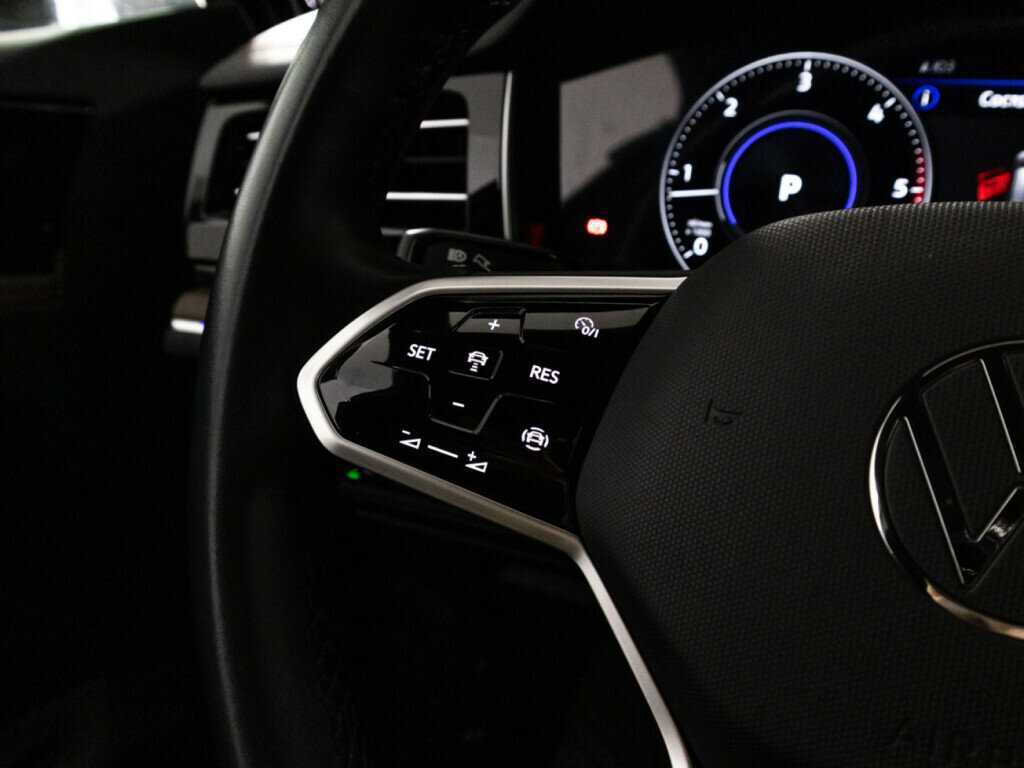 Volkswagen Touareg с пробегом — 2022 год. Фото: #20