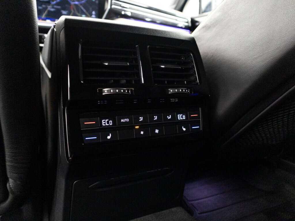 Volkswagen Touareg с пробегом — 2022 год. Фото: #23