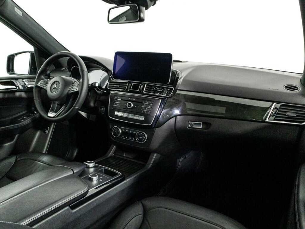 Mercedes-Benz GLE с пробегом — 2017 год. Фото: #8