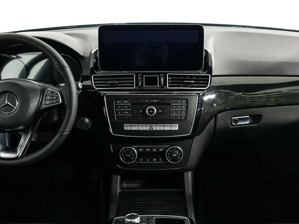 Mercedes-Benz GLE с пробегом — 2017 год. Фото: #13