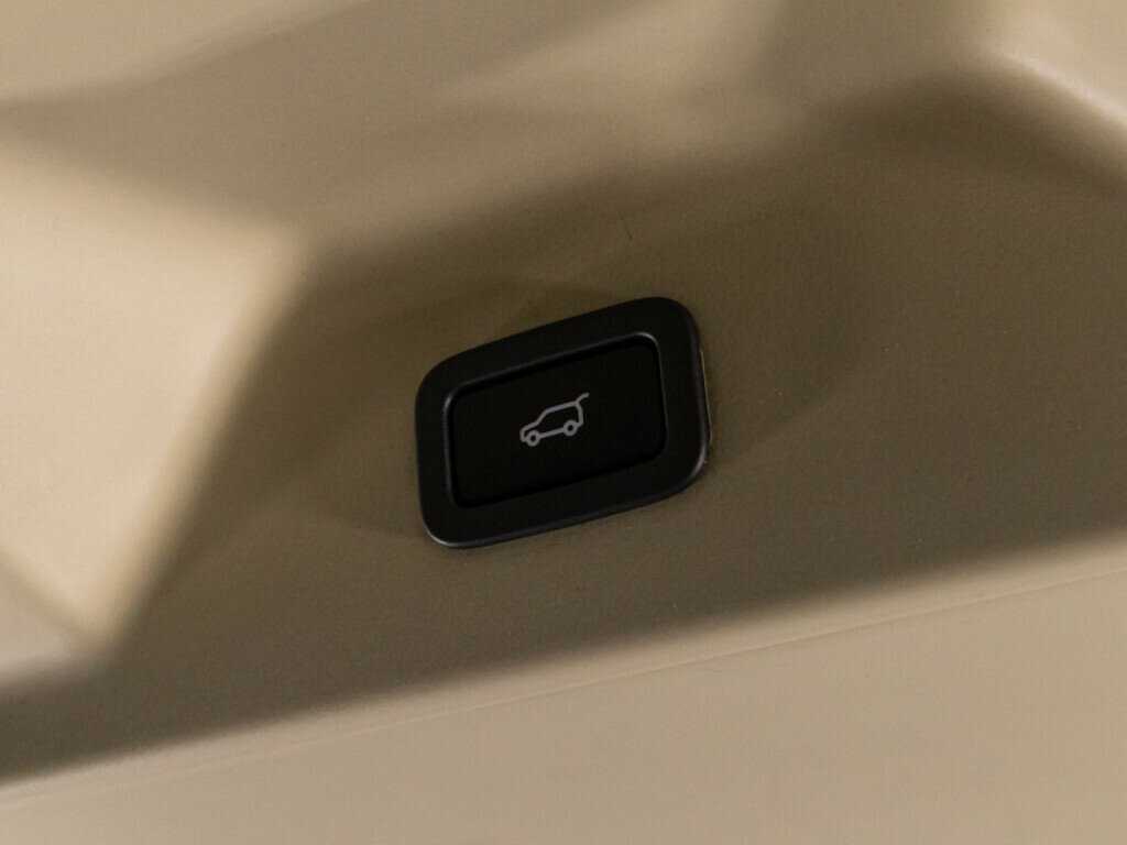 Land Rover Range Rover с пробегом — 2017 год. Фото: #14