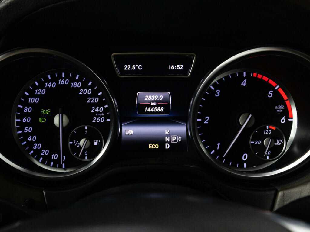 Mercedes-Benz GL-Класс с пробегом — 2015 год. Фото: #8