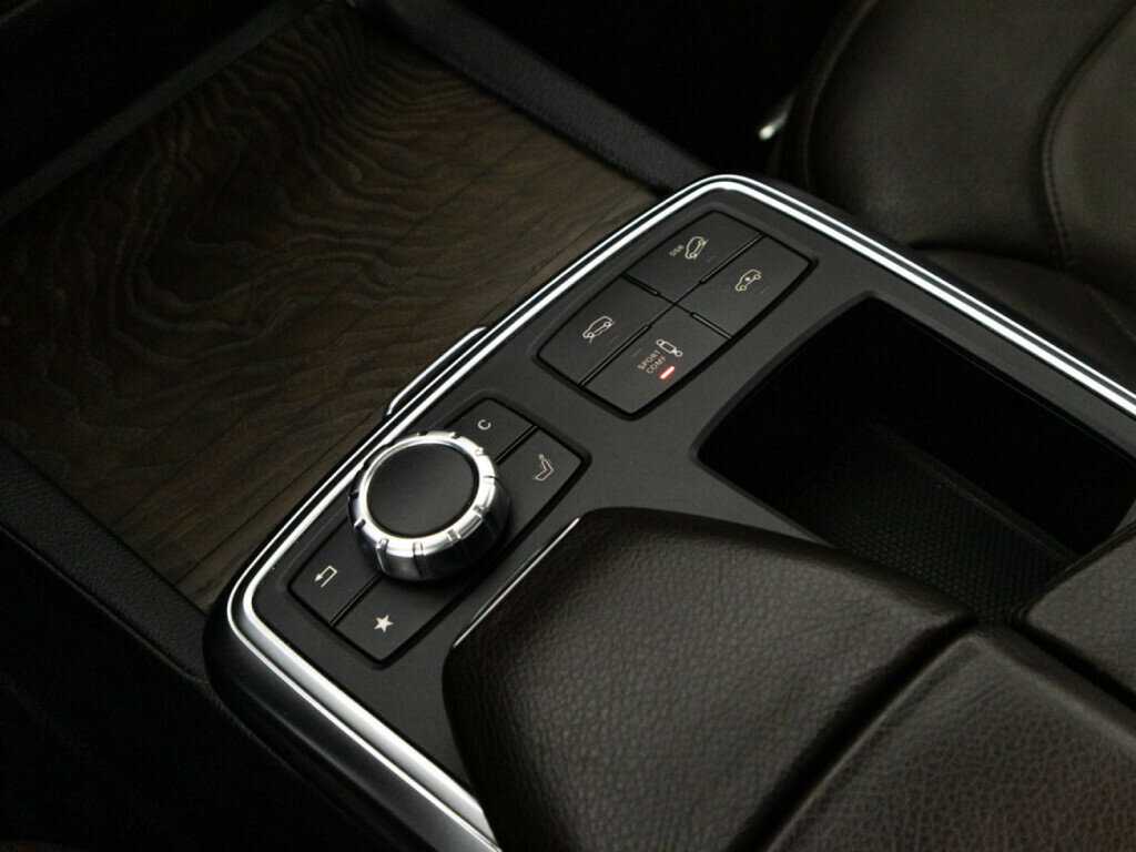 Mercedes-Benz GL-Класс с пробегом — 2015 год. Фото: #18