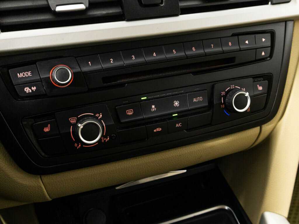 BMW 3 серии с пробегом — 2014 год. Фото: #14