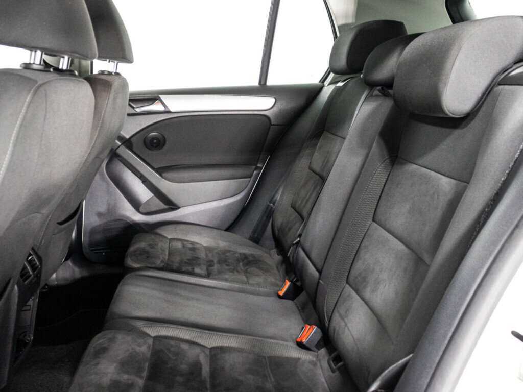 Volkswagen Golf с пробегом — 2011 год. Фото: #9