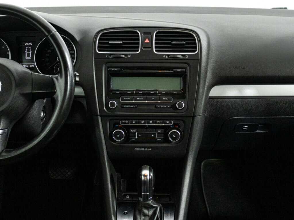 Volkswagen Golf с пробегом — 2011 год. Фото: #13